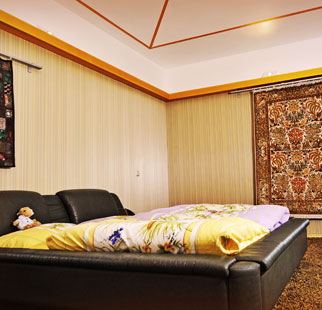 Schlafzimmer einer möblierten Wohnung in Dresden